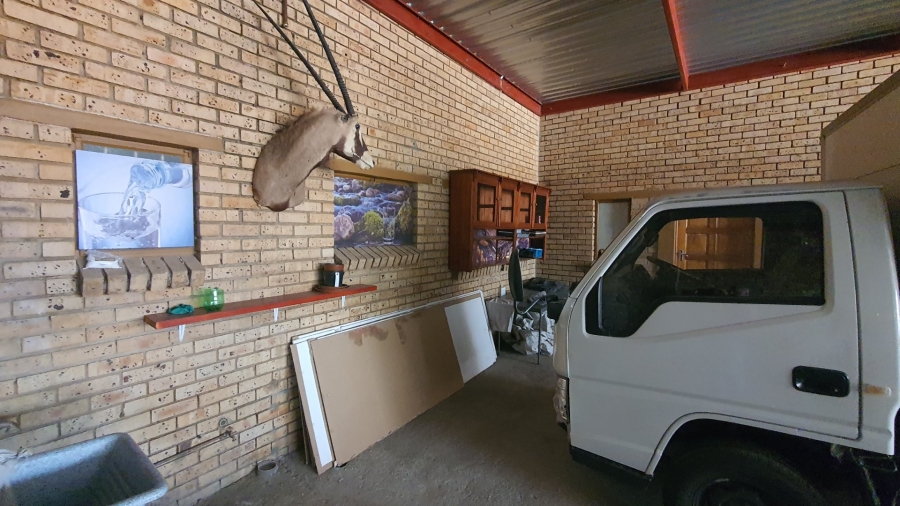  Bedroom Property for Sale in Riebeeckstad Free State